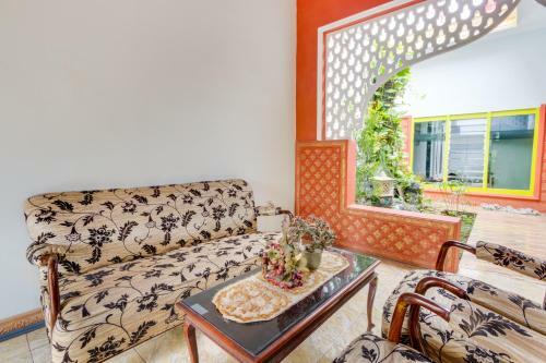 Hotel Oyo 3074 Orange Inn