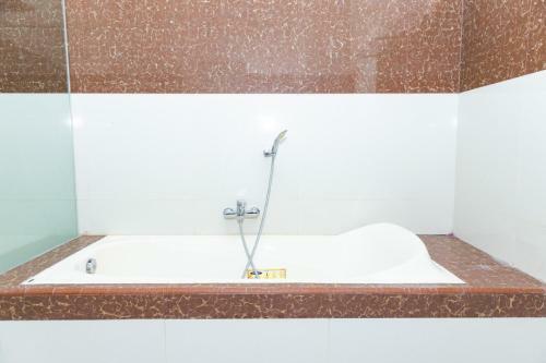 Hostal Reddoorz Premium @ Sea Residence Manado