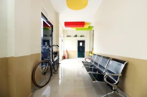 Hostal Reddoorz @ Jalan Stm Medan