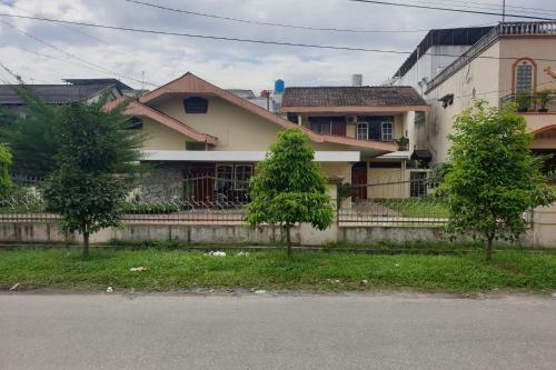 Hotel Oyo Life 2604 Elicia Kost