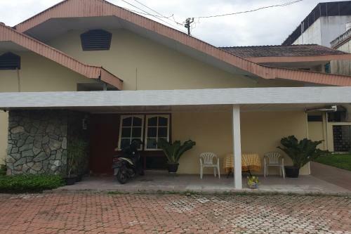 Hotel Oyo Life 2604 Elicia Kost