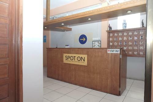 Spot On 2200 Hotel Gunung Sari