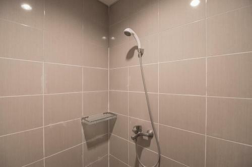 Hostal Reddoorz Plus Near Undip Pleburan