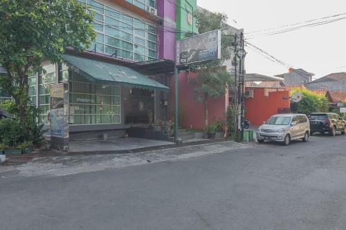 Hostal Reddoorz Plus Near Undip Pleburan
