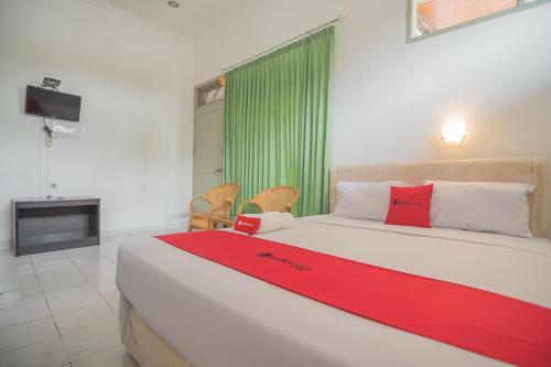 Hostal Reddoorz @ Jalan R.e. Martadinata Sukabumi