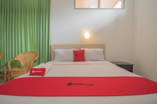 Hostal Reddoorz @ Jalan R.e. Martadinata Sukabumi