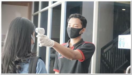Hostal Reddoorz Near Untag Surabaya