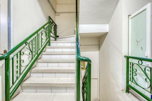 Hostal Koolkost Syariah @ Capsule Homestay Kedungdoro