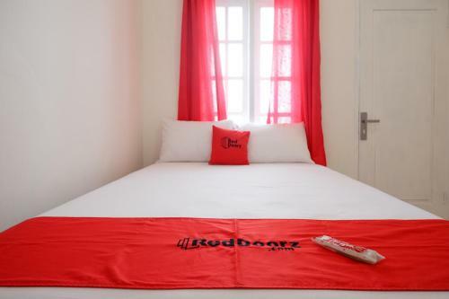 Hotel Reddoorz Plus Near Ums Solo
