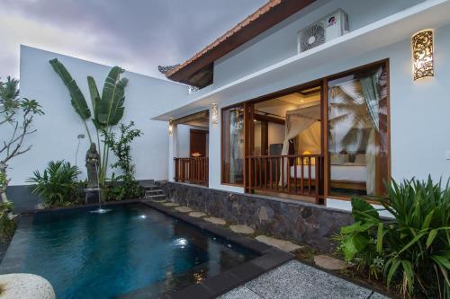 Villa Alam Surya, Mas