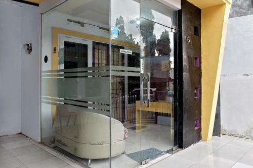 Hotel Spot On 2742 R5 Homestay