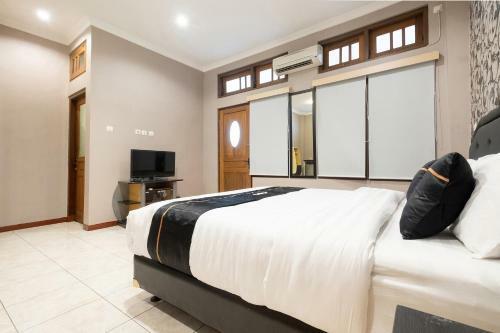 Hotel Oyo 2469 Sutomo Homestay