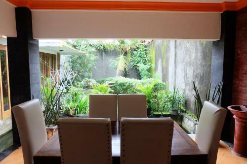 Villa 4 Kamar Full AC Dekat Alun-alun Kidul