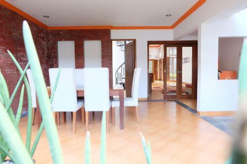 Villa 4 Kamar Full AC Dekat Alun-alun Kidul