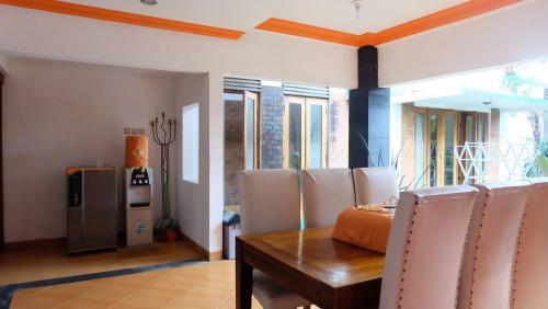 Villa 4 Kamar Full AC Dekat Alun-alun Kidul