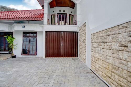 Hotel Oyo 3467 White Residence