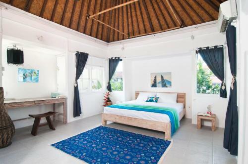 Villa New! Walk To Seminyak Beach, Cafes, All Else