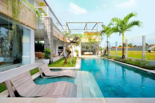 Exclusive Villas Complex 7 Br Seminyak Center W Staff