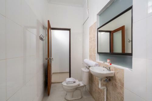 Hotel Oyo 672 Bali Radiance Canggu
