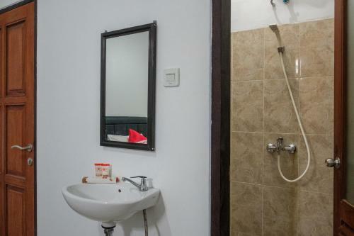 Hotel Oyo 672 Bali Radiance Canggu