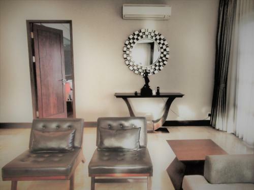15 Bedrooms Sun Suite Villa Bali