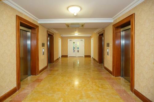 Citywest Aparthotel
