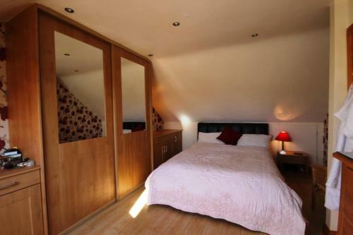 Molly's Cottage, Furbo