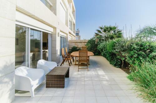 Olala Marina Apartments