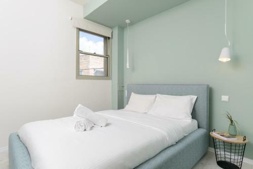 6 Tankhum - By Beach Apartments Tlv