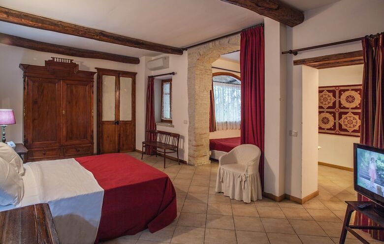 Hostal Corte Cristina