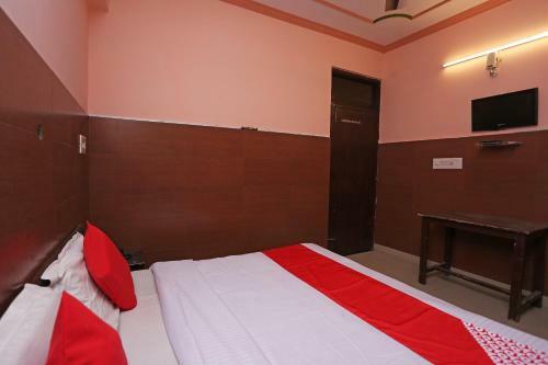 Oyo 35450 Bombay Central Hotel