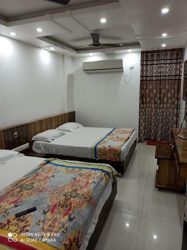 Hostal Hotel Sanskar