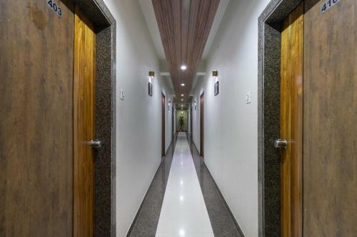Capital O 10749 Hotel Neelkanth Bliss
