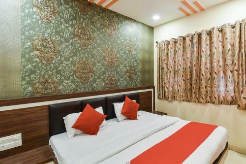 Oyo 19832 Hotel New Mahatma