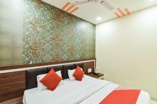 Oyo 19832 Hotel New Mahatma