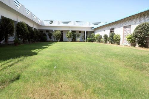 Hotel The Gulab Resort
