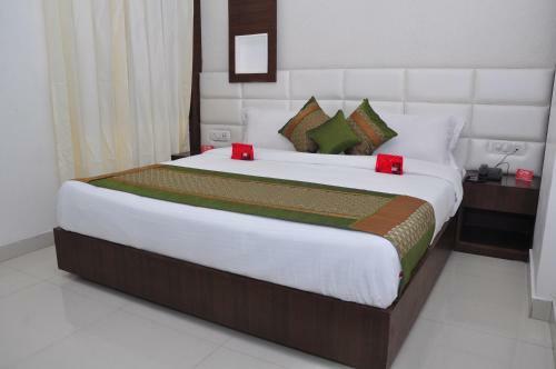Oyo 2044 Hotel Premier
