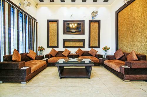 Fabhotel Nayyar Hussainpura Chowk