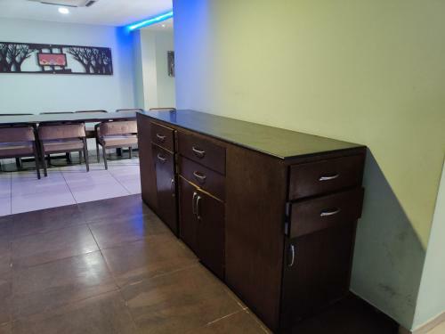 Hotel Pride Biznotel - The Maison Anand