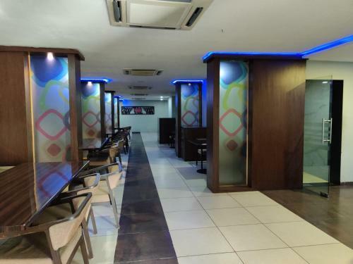 Hotel Pride Biznotel - The Maison Anand