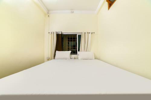 Spot On 72683 Royal Hotel