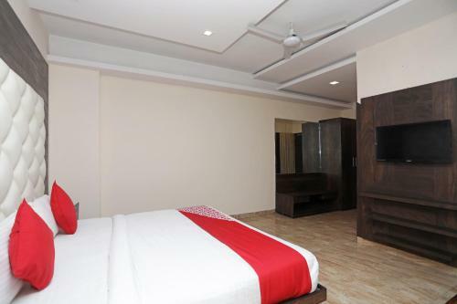 Oyo 5183 Hotel Subhadra Residency