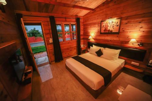Hotel Grand Vatika Resort