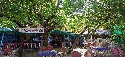 Hotel 21coconuts Inn