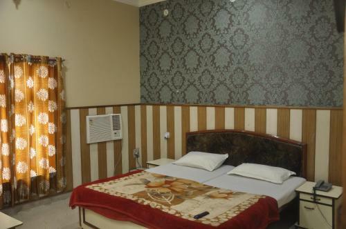 Shri Ram Hotel