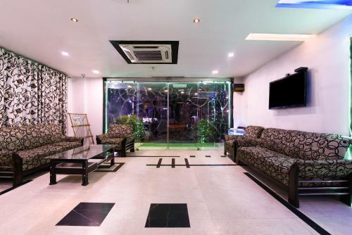Oyo 30414 Hotel Us Residency