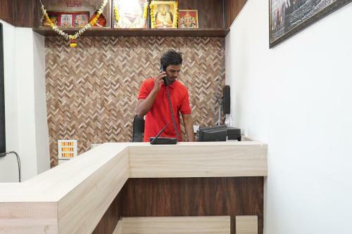 Oyo 30952 Hotel Om Sai Leela