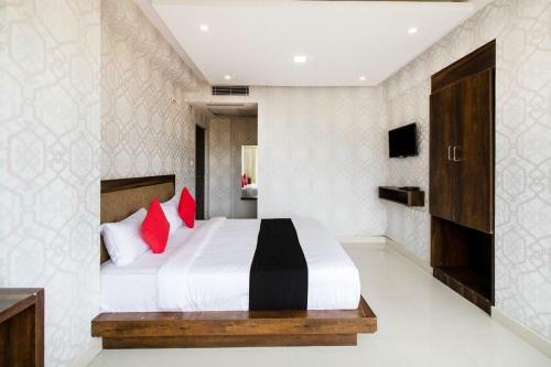 Hotel Capital O75692 Capital O Prince Inn