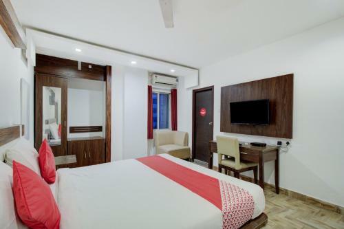 Hotel Oyo 76788 C Square Space