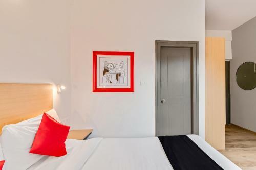 Hotel Capital O 61292 Manyata Royal Sterling